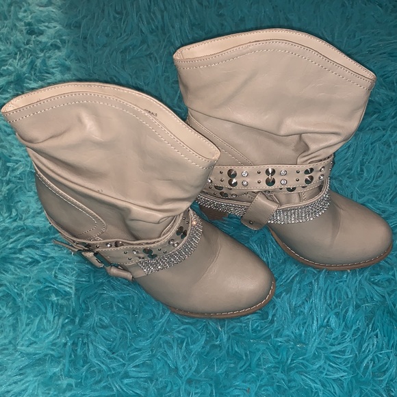 Heeled Boots - Picture 2 of 3